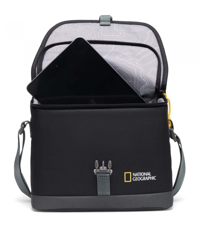 کیف شانه‌آویز نشنال جئوگرافیک مدل NG E2 2370 - اندازه مدیوم رنگ مشکی