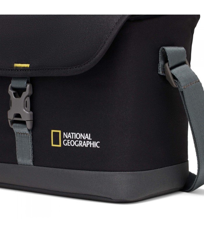 کیف شانه‌آویز نشنال جئوگرافیک مدل NG E2 2370 - اندازه مدیوم رنگ مشکی