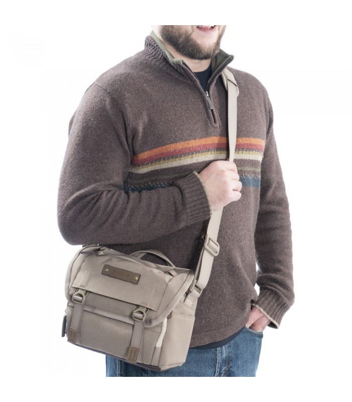 کیف شانه‌آویز دوربین ونگارد مدل Vanguard VEO RANGE 21M Small رنگ بژ