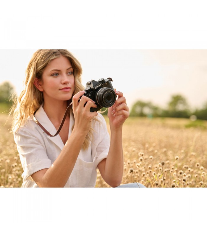 دوربین بدون آینه نیکون مدل Nikon Zf به همراه لنز ۷۰-۲۴ میلی‌متری f/4