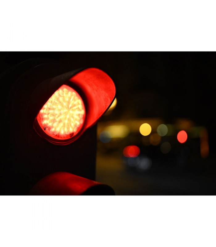 دوربین بدون آینه نیکون مدل Nikon Zf به همراه لنز ۷۰-۲۴ میلی‌متری f/4