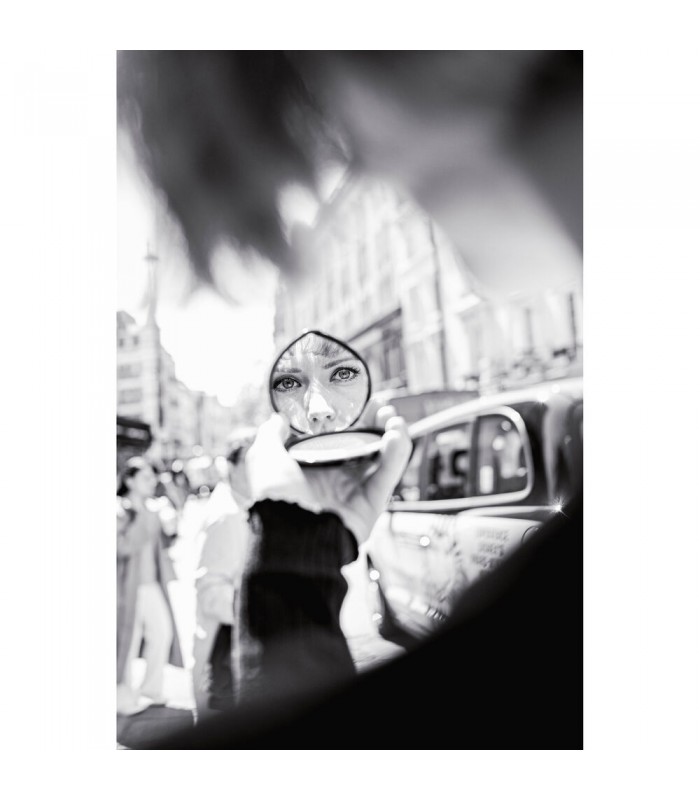 دوربین بدون آینه نیکون مدل Nikon Zf به همراه لنز ۷۰-۲۴ میلی‌متری f/4