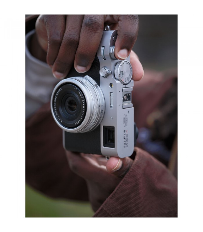دوربین کامپکت فوجی فیلم مدل Fujifilm X100VI رنگ نقره‌ای
