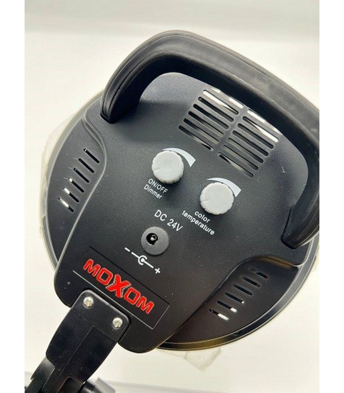 نور ثابت موکسوم