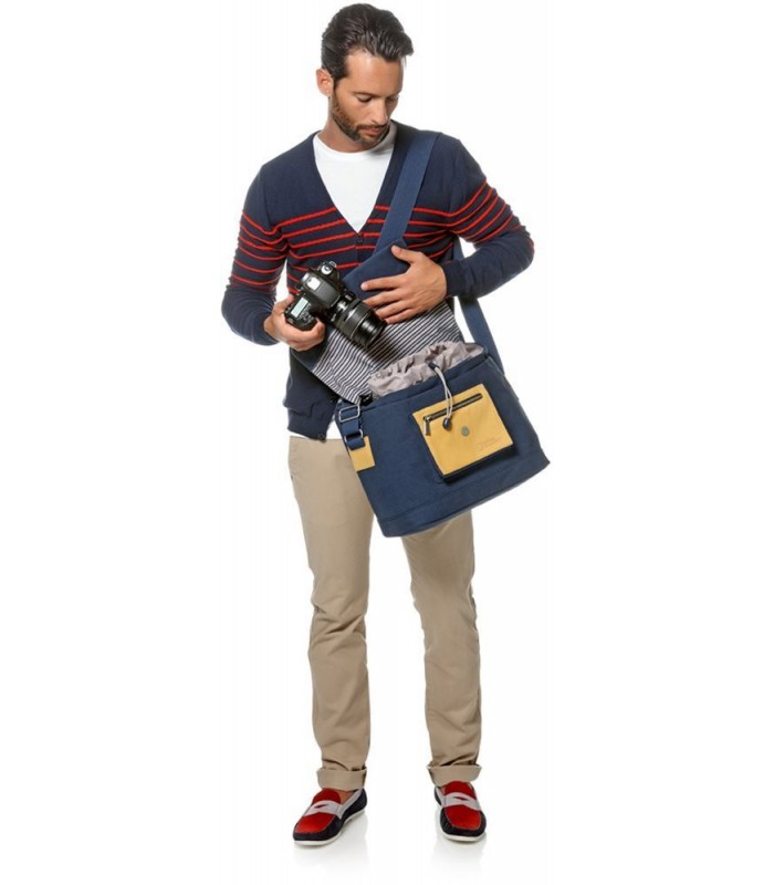 National Geographic NG MC 2450 Medium Messenger for Personal Gear, Laptop & DSLR