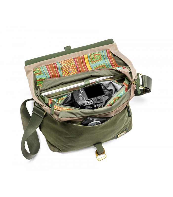 National Geographic RF 2450 Rain Forest camera messenger M