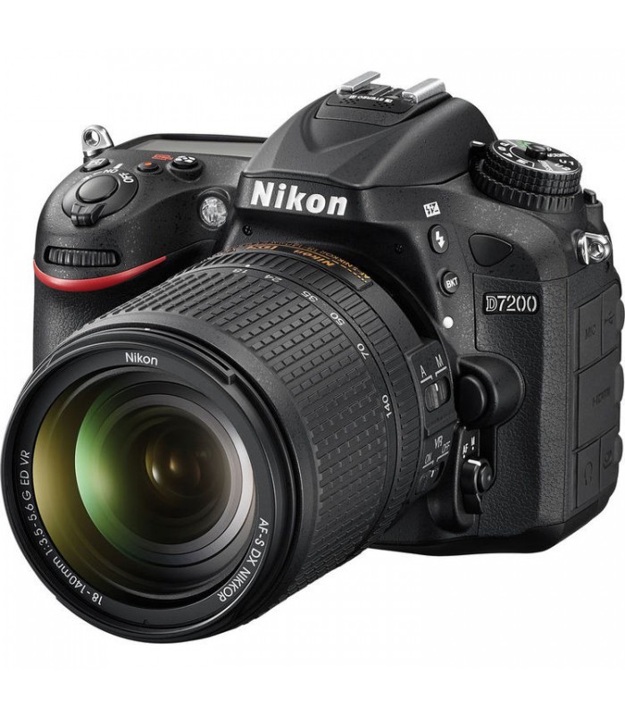 Nikon D7200 + 18-140 VR