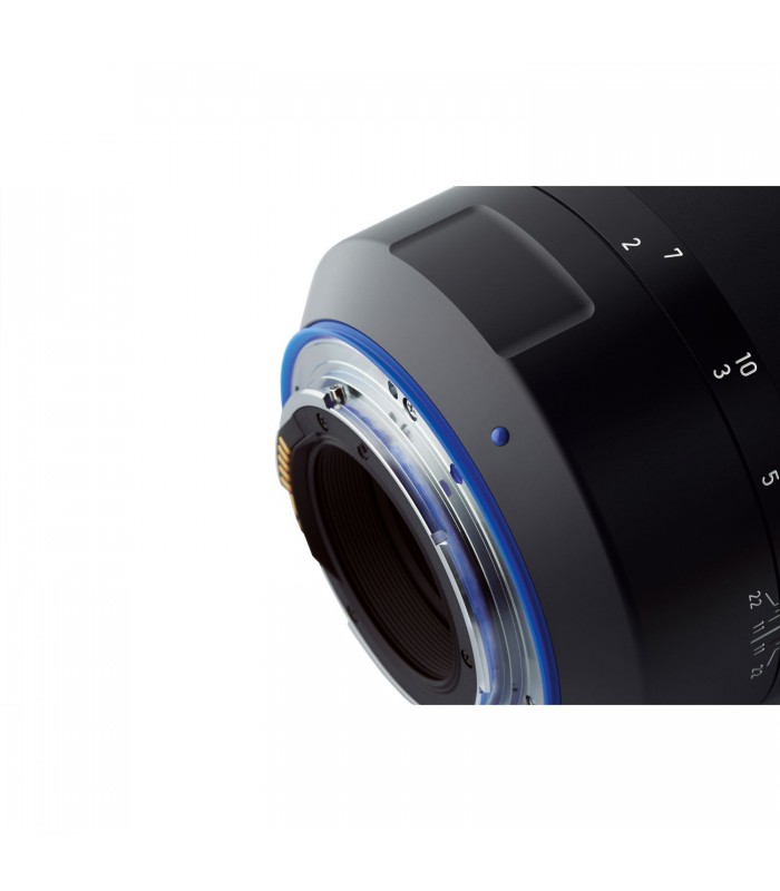 لنز زایس مدل Milvus 135mm f/2 ZE مخصوص دوربین‌های کانن