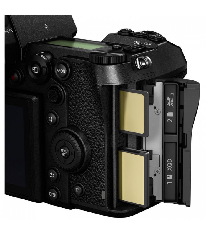 دوربین فول فریم بدون آینه پاناسونیک مدل Lumix DC-S1R