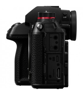 دوربین فول فریم بدون آینه پاناسونیک مدل Lumix DC-S1 همراه لنز ۱۰۵-۲۴ میلیمتر