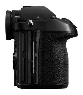 دوربین فول فریم بدون آینه پاناسونیک مدل Lumix DC-S1 همراه لنز ۱۰۵-۲۴ میلیمتر