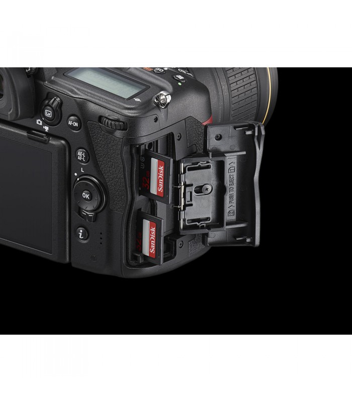 دوربین دیجیتال نیکون مدل D780 - بدنه