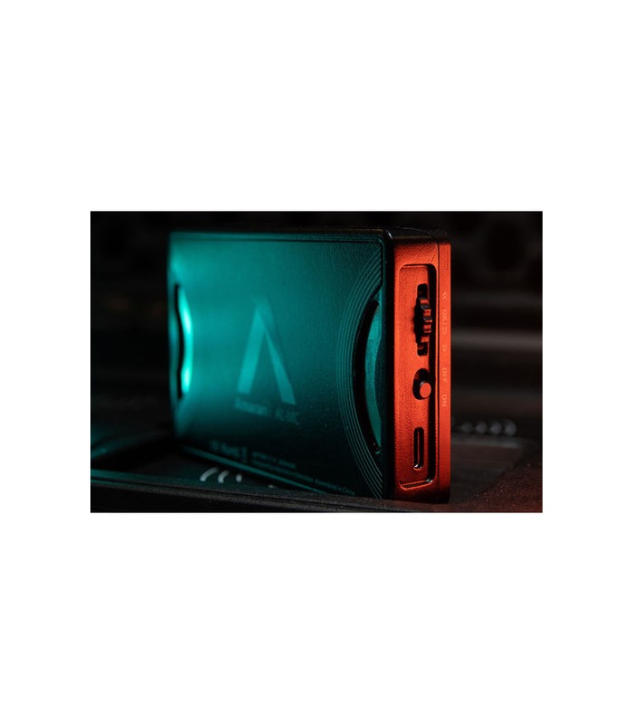 ویدئولایت Aputure مدل MC RGBWW LED Light