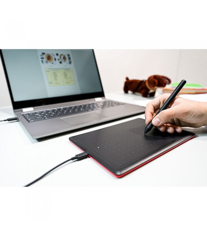 قلم نوری Wacom مدل One - CTL-672-N - Medium - رنگ مشکی