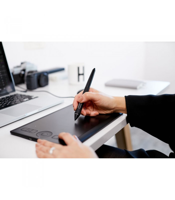 قلم نوری Wacom مدل Intuos Pro Creative - Small - رنگ مشکی