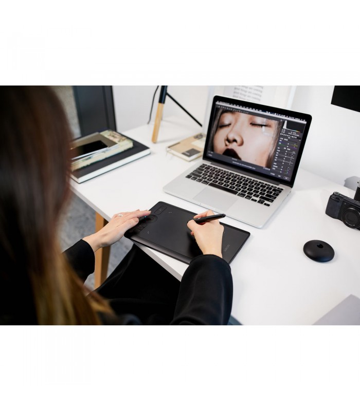 قلم نوری Wacom مدل Intuos Pro Creative - Small - رنگ مشکی