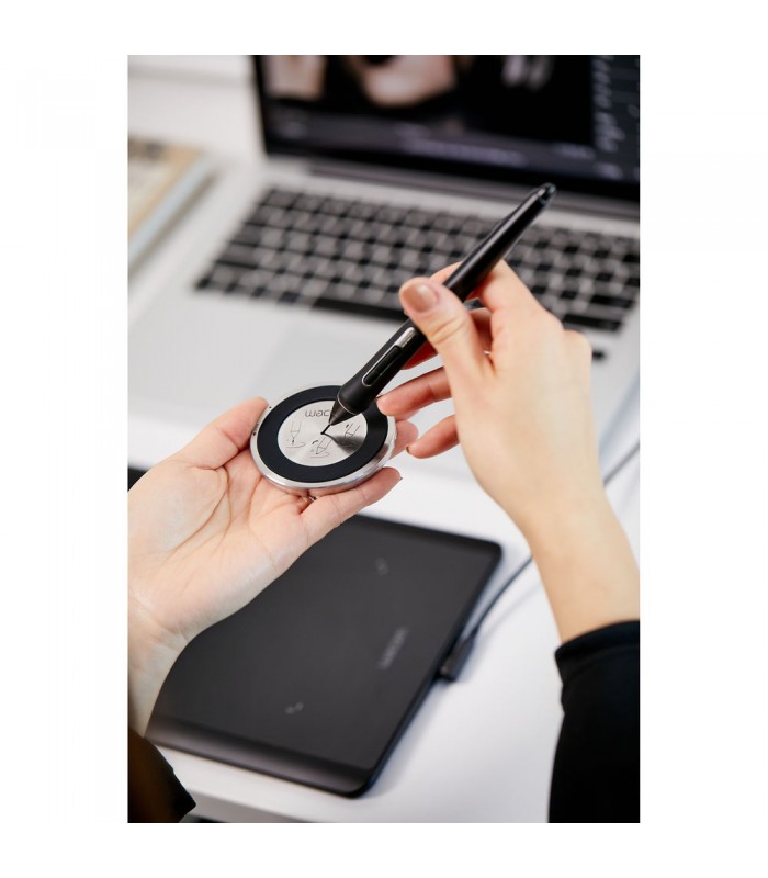 قلم نوری Wacom مدل Intuos Pro Creative - Small - رنگ مشکی