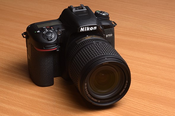 دوربین نیکون D7200 - 2