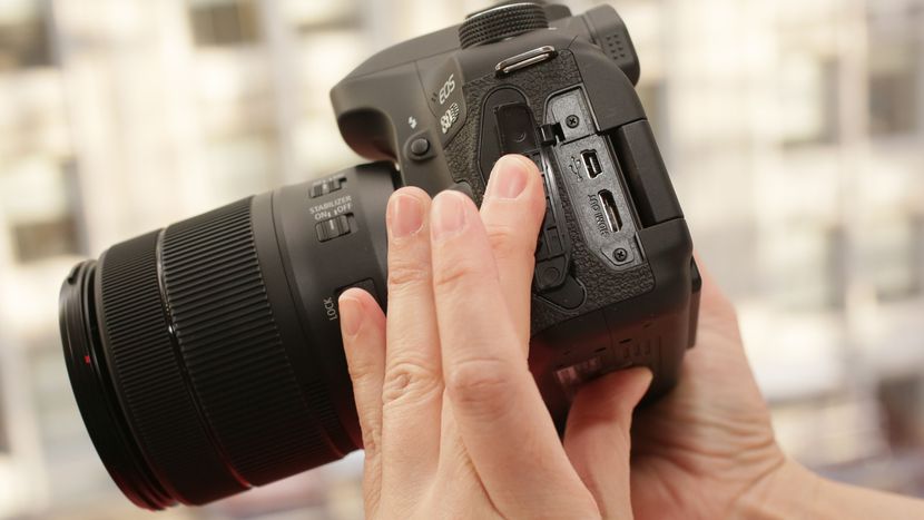 پورت Nikon D7200