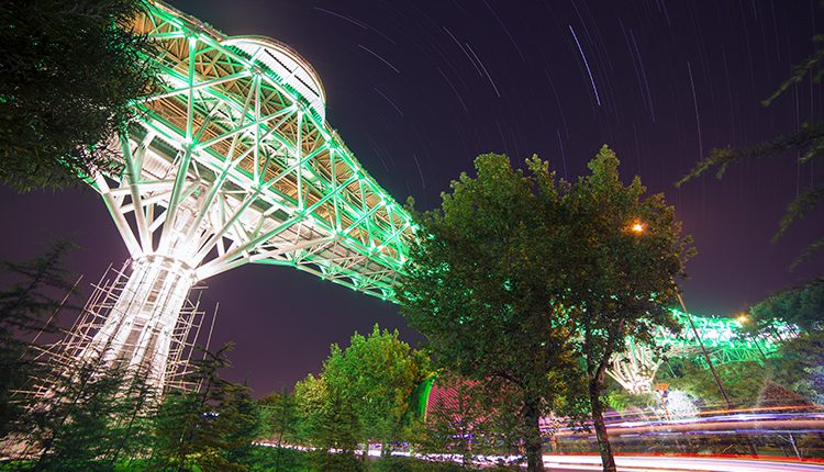 پل طبیعت تهران. عکس از امیرحسین ابوالفتح