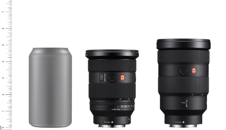 مقایسه اندازه لنز ۷۰-۲۴ اولیه و نسخه ۲ با یک بطری نوشابه