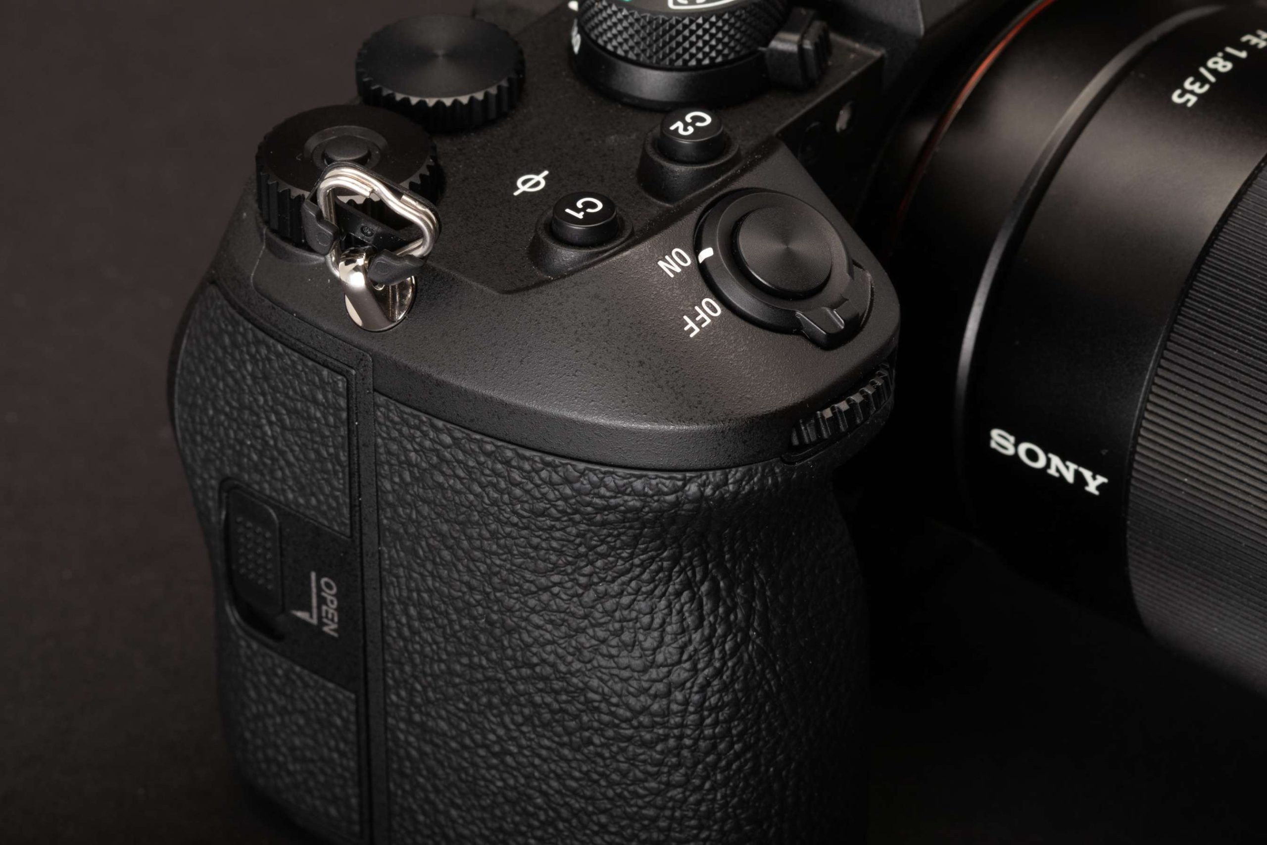 گریپ دوربین سونی a9 III