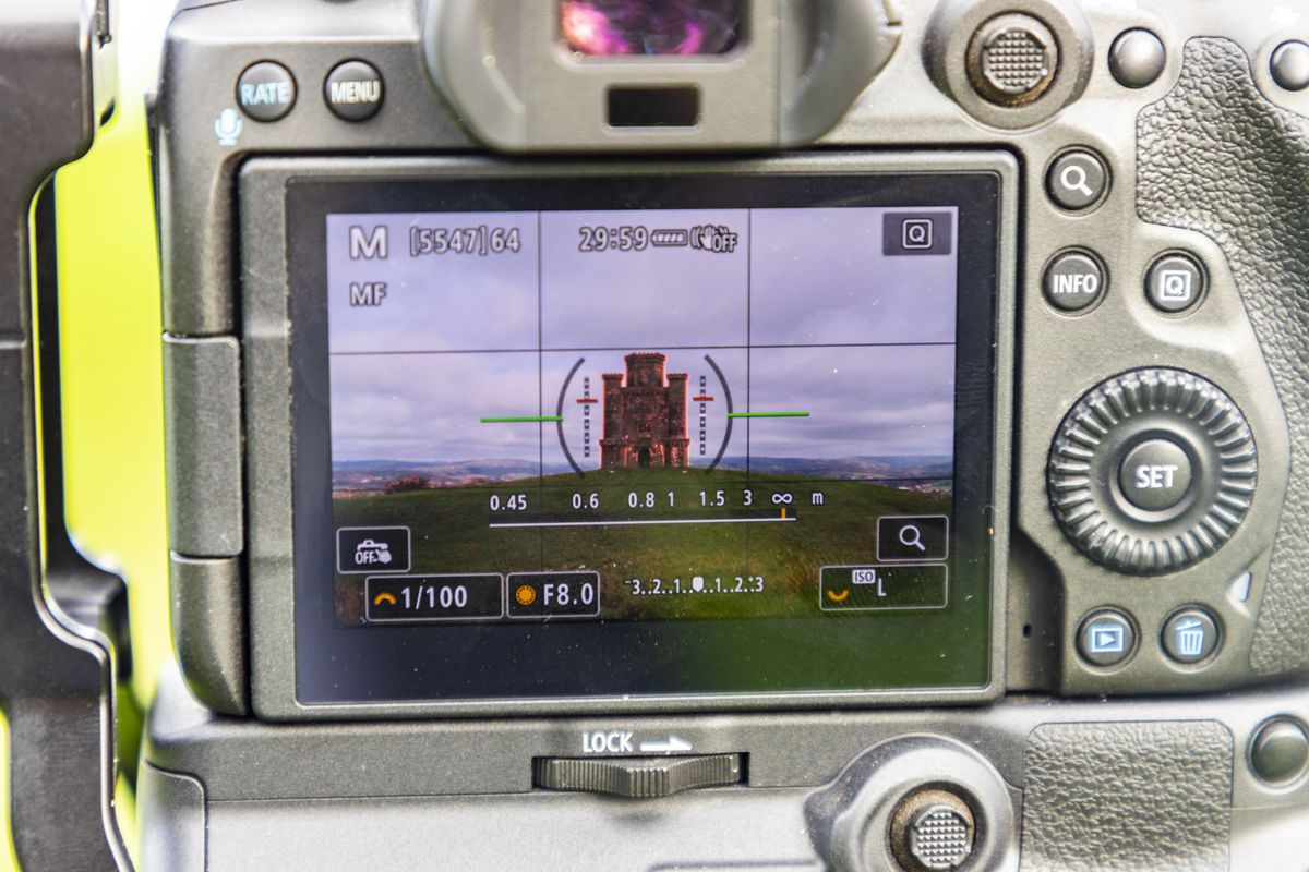 استفاده از تراز الکترونیک دوربین هنگام عکاسی از مناظر