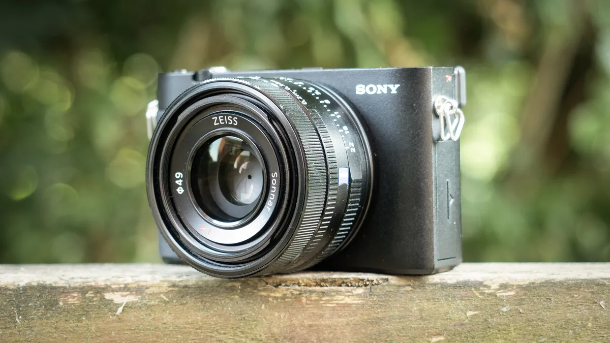 Sony RX1R III @35mm (1/500 sec, f/2.0, ISO100)