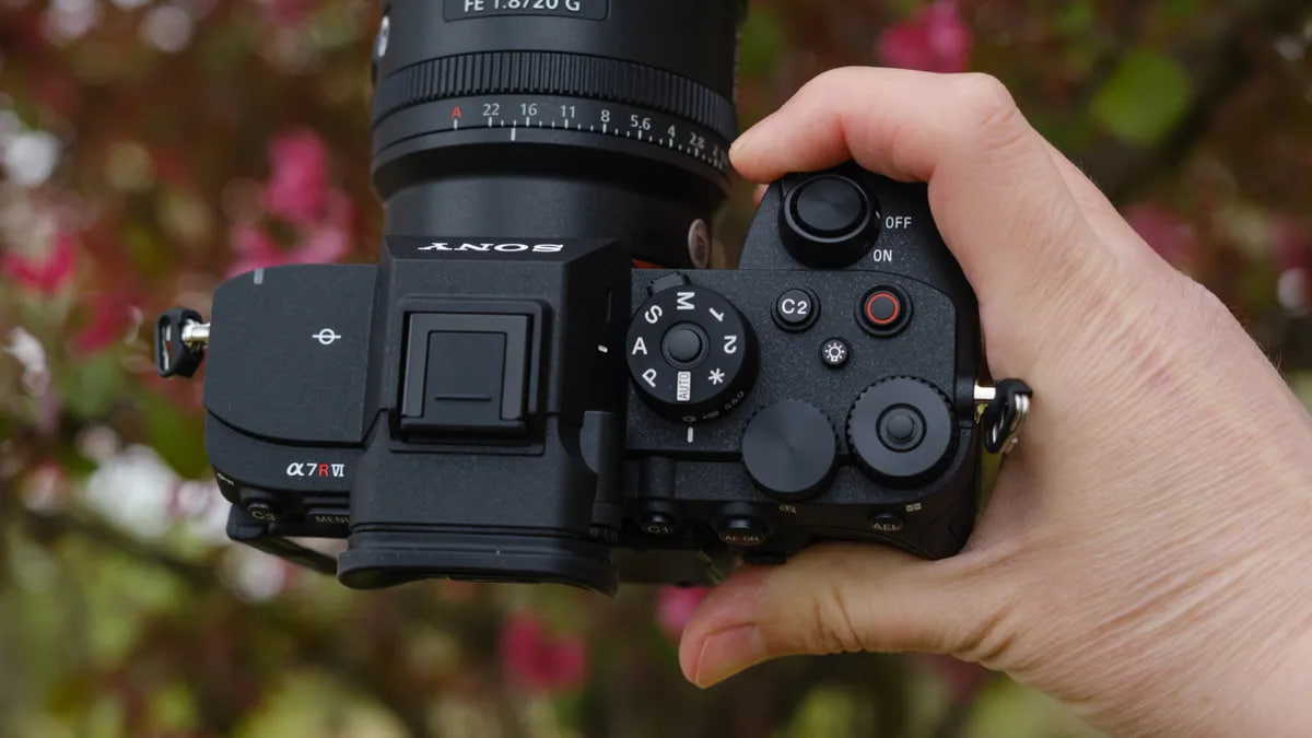 بررسی Sony a7R VI؛ فول‌فریم ۶۶.۸ مگاپیکسلی جدید سونی