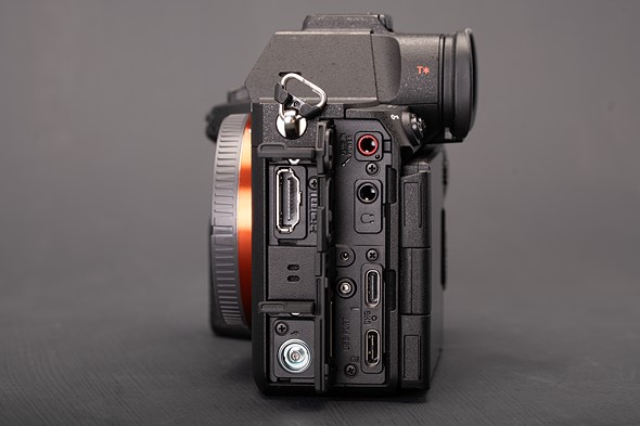 بررسی Sony a7R VI؛ فول‌فریم ۶۶.۸ مگاپیکسلی جدید سونی