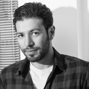 میلاد آزاد